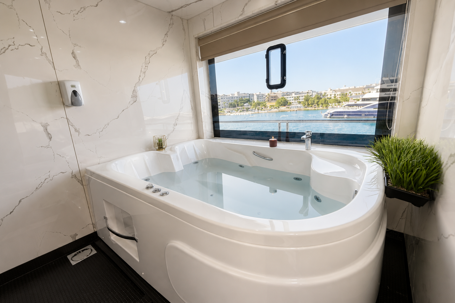 Private Jacuzzi suite on the Sea Treasure Liveaboard Egypt