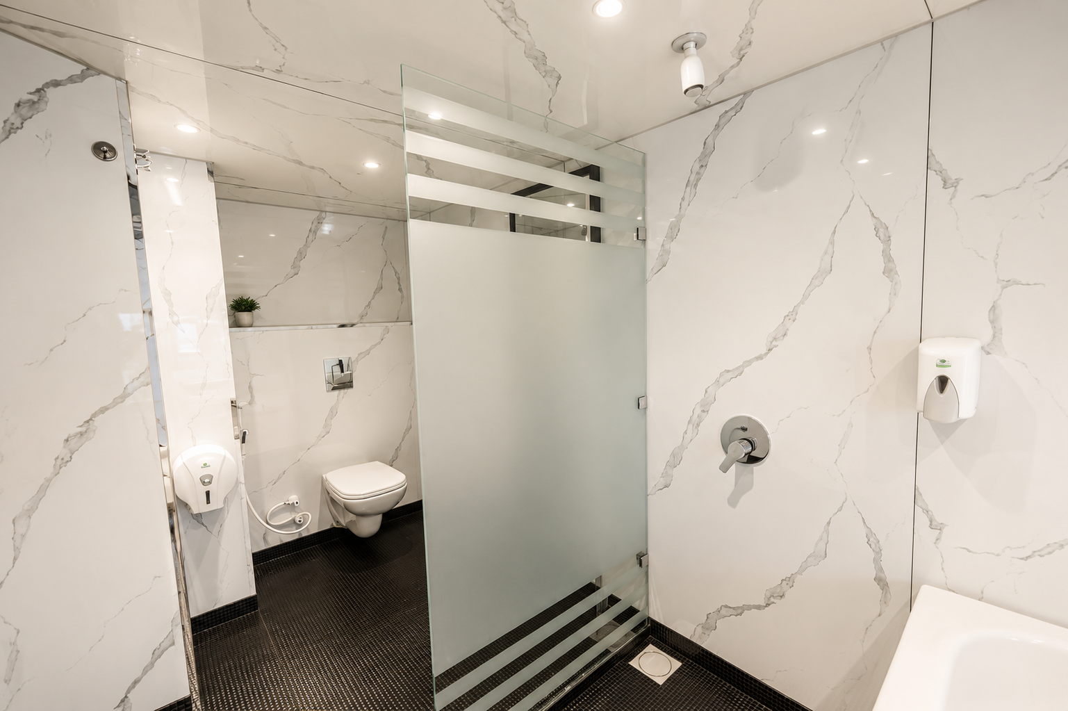 Private en-suite bathroom on the Sea Treasure Liveaboard Egypt