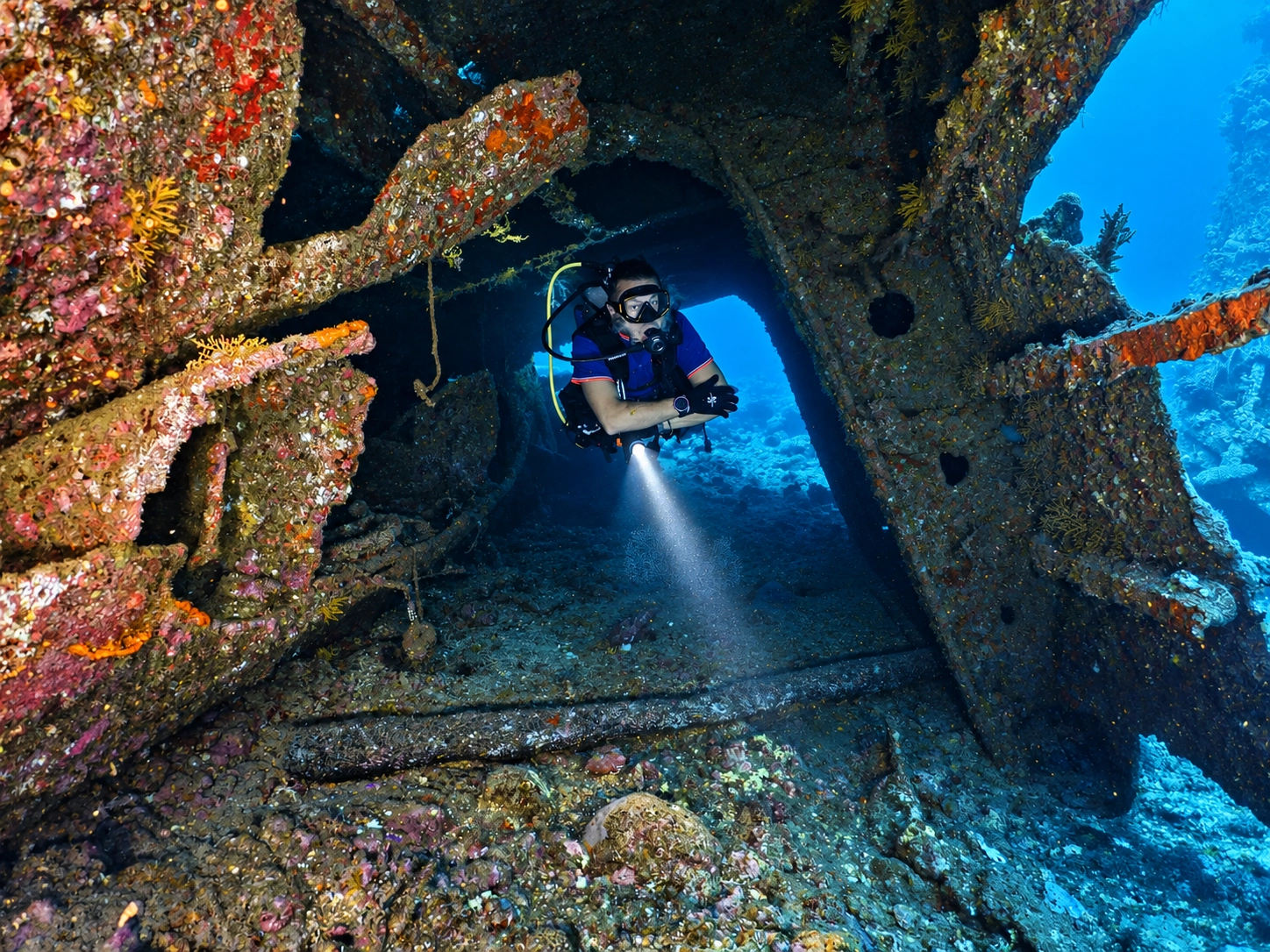 Light beam through the interior of a sunken hull