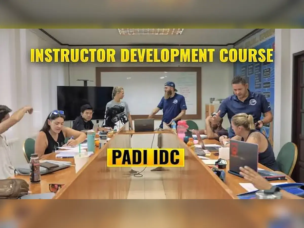 Classroom on the PADI IDC, one of the professional diving courses