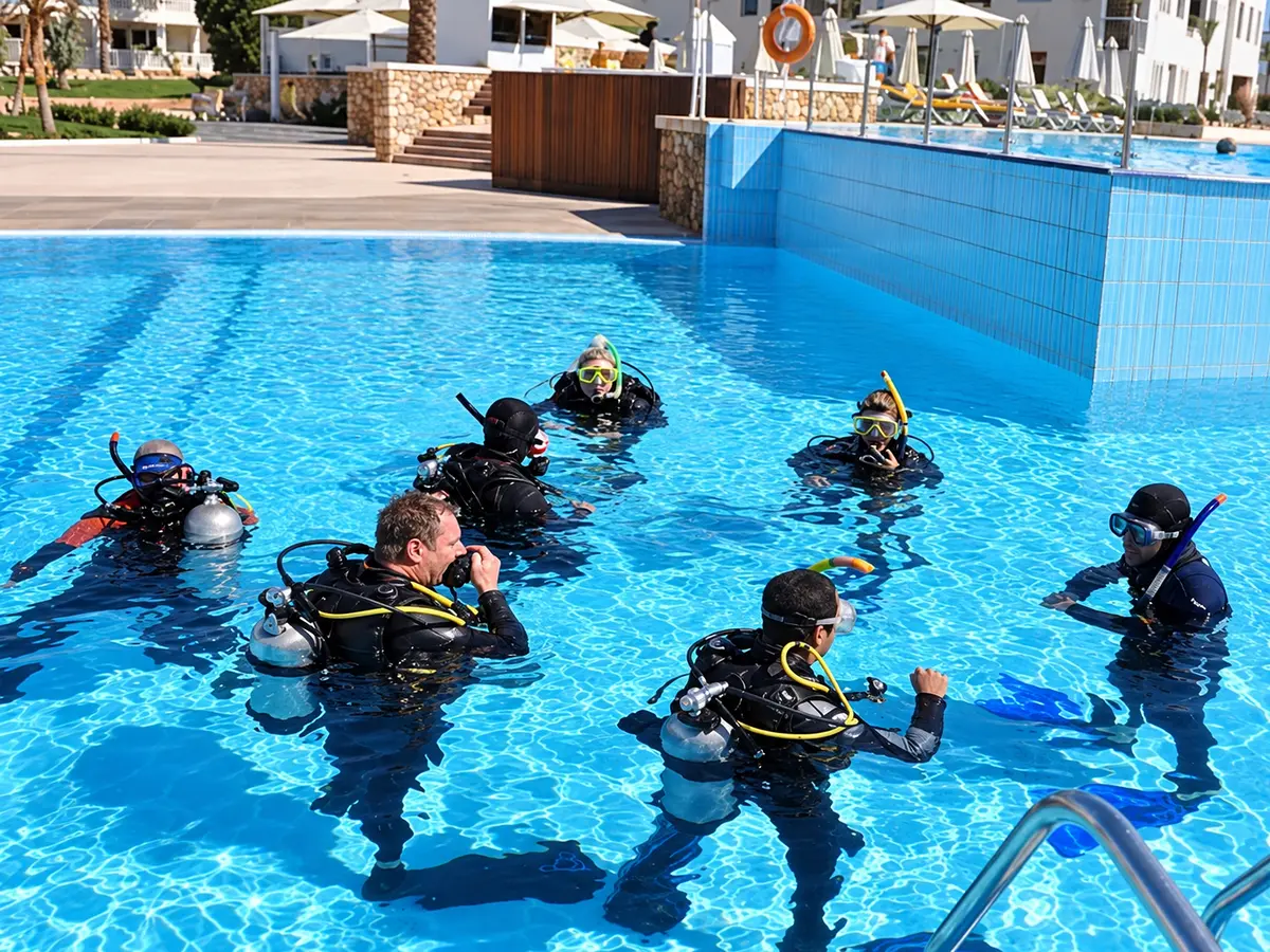 PADI IDC Instructor Course pool class in progress