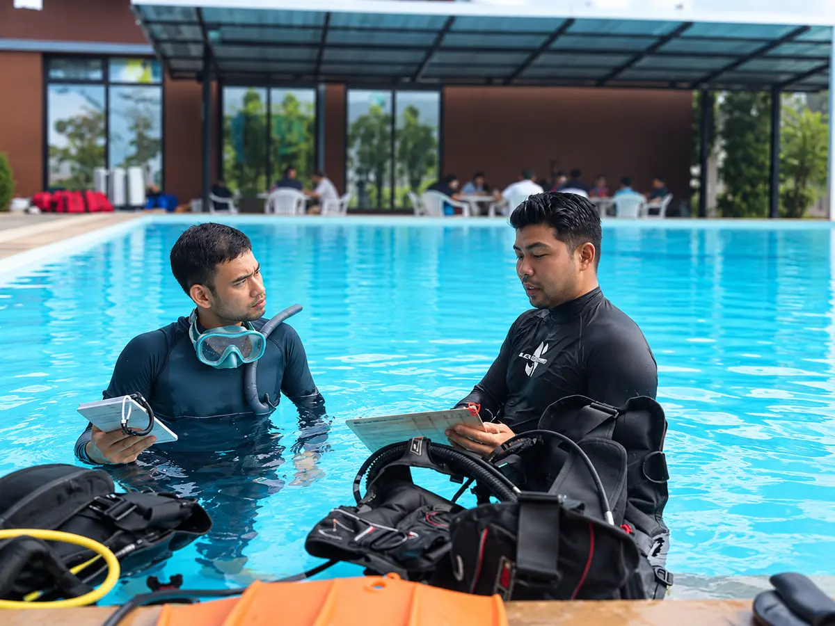 One-to-one pool coaching on the PADI MSDT Specialty Instructor course